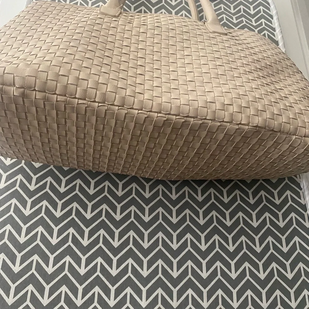 Lulu Dharma Beige Shoulder Bag Size About 16” x 16”, Barely Used..